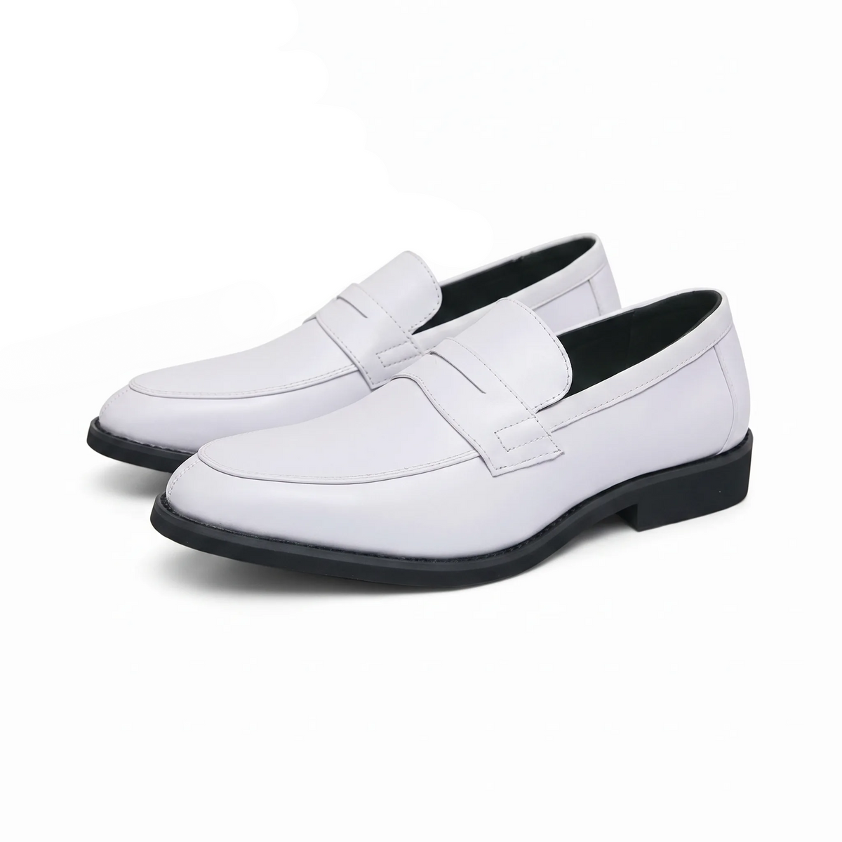 Mocassins En Cuir Synthétique Style Formel En Blanc Pour Hommes - Studio — Front 3/4 Pair