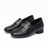 Mocassins À Talon Carré Avec Une Semelle En Cuir Régénéré - Studio — Front 3/4 Pair