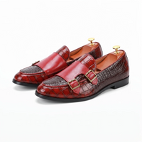 Mocassins En Cuir Vernis Rouge Grain Crocodile - Studio — Front 3/4 Pair