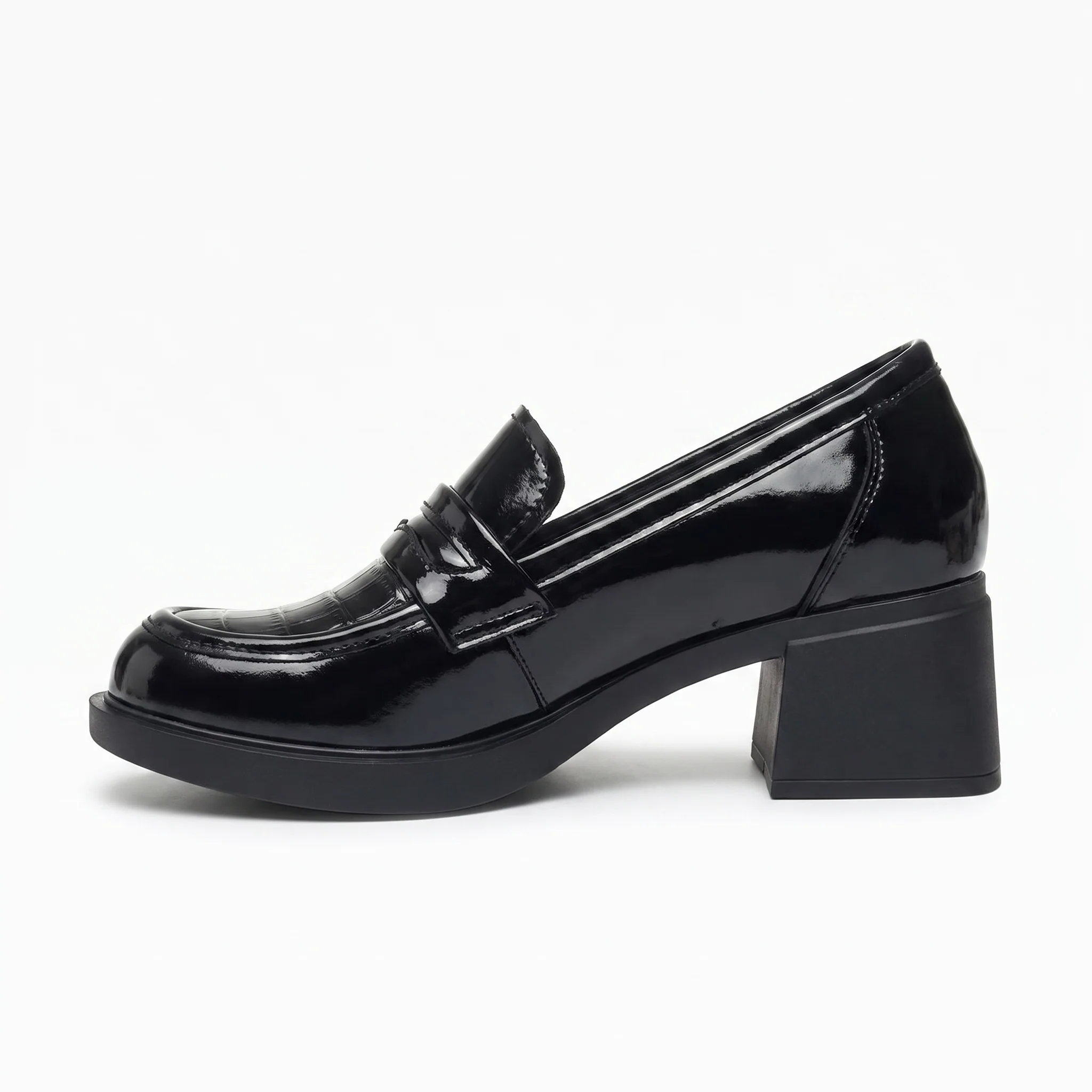 Mocassins À Talons En Cuir Verni Pour Femmes - Studio — Side Profile