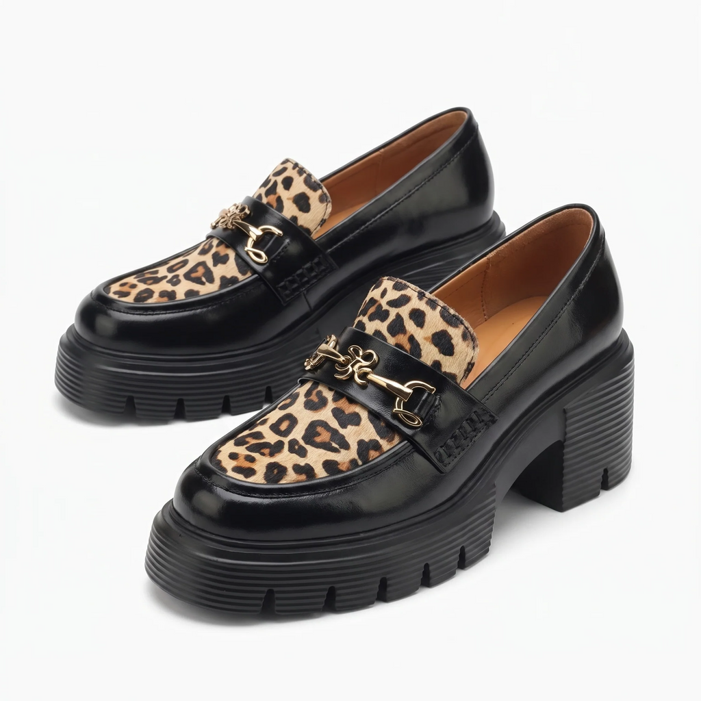 Mocassins Style British Avec Imprimé Léopard Et Boucles Dorées - Studio — Front 3/4 Pair