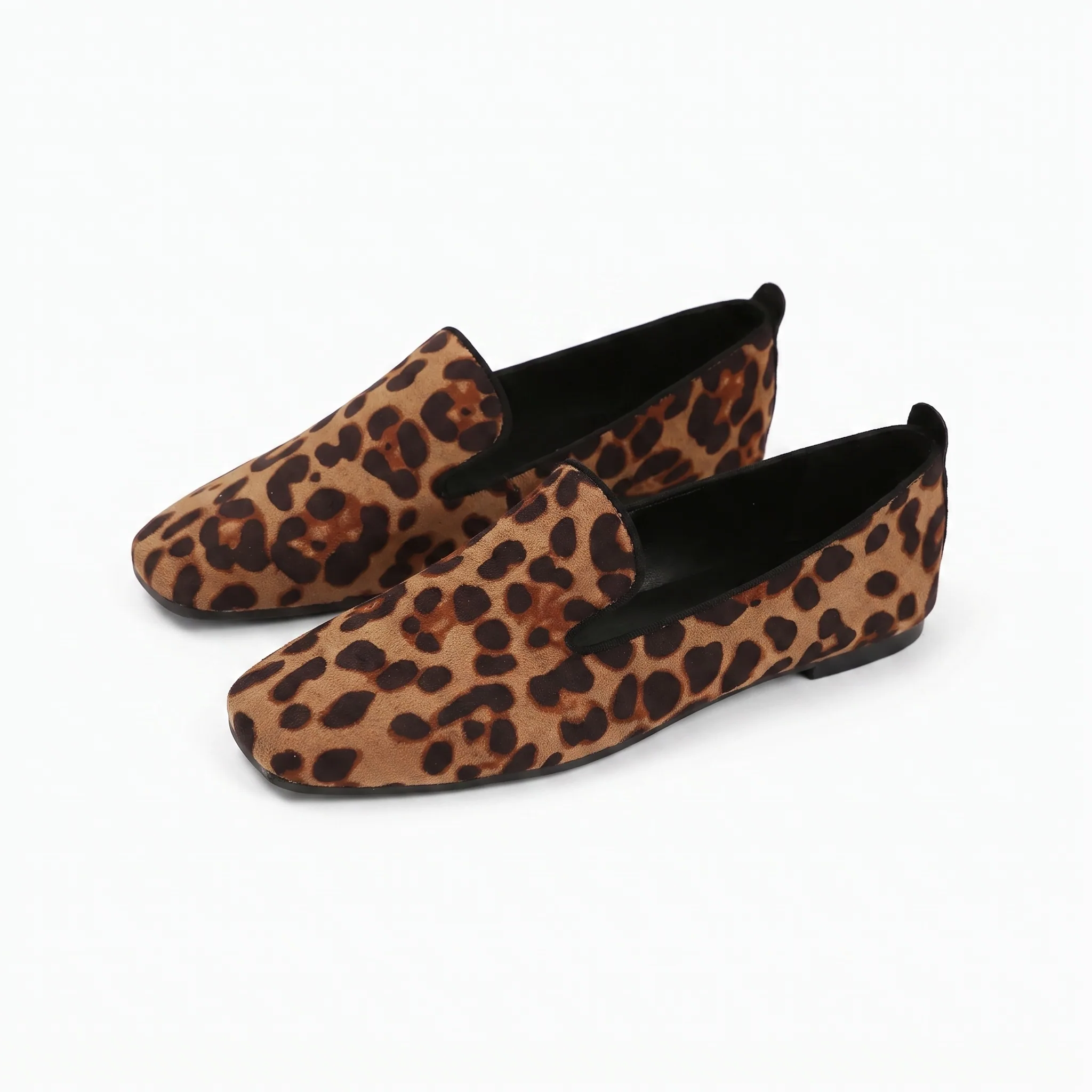 Mocassins Imprimé Léopard À Bout Carré Pour Femme - Studio — Front 3/4 Pair