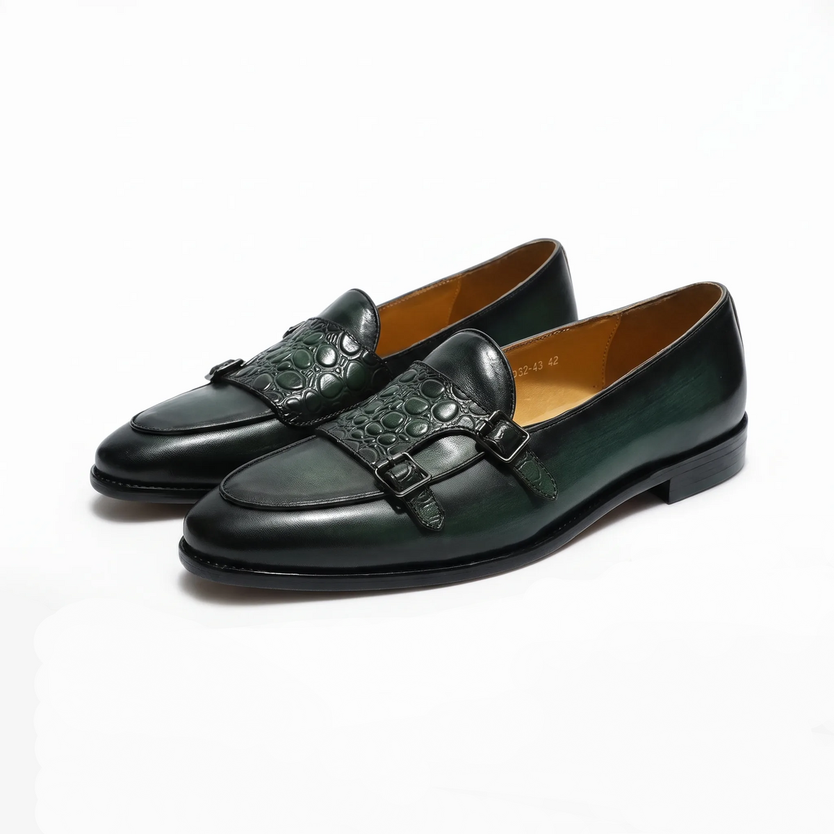Mocassins Verts Pointus En Cuir Effet Croco - Studio — Front 3/4 Pair