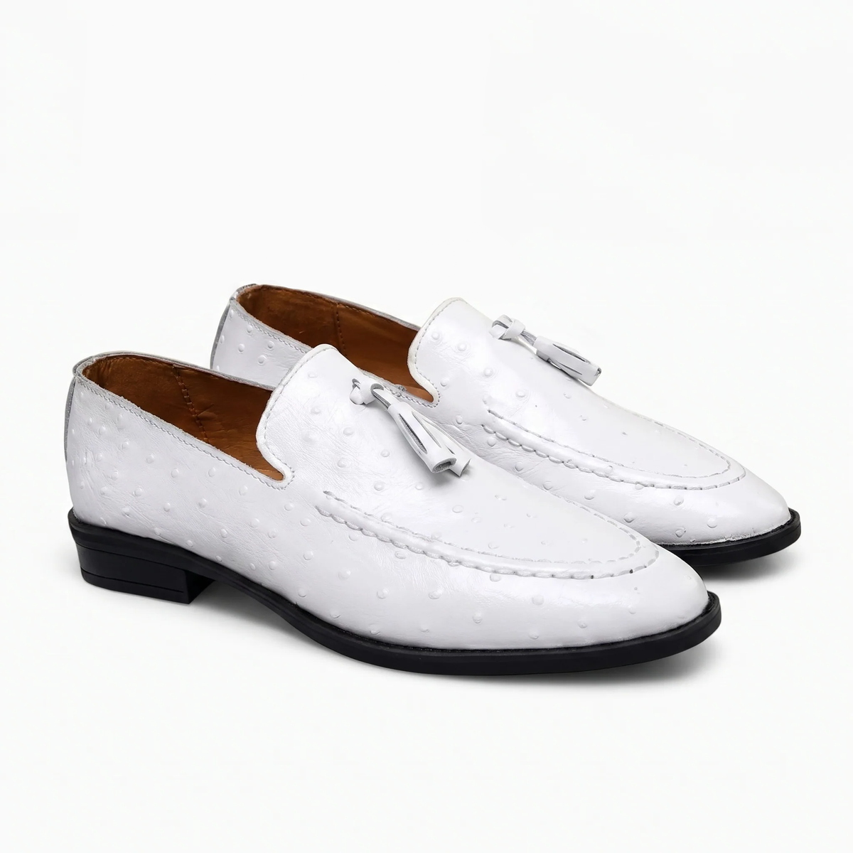 Mocassins À Glands Vernis Noir Et Blanc Pour Homme - Studio — Front 3/4 Pair Image