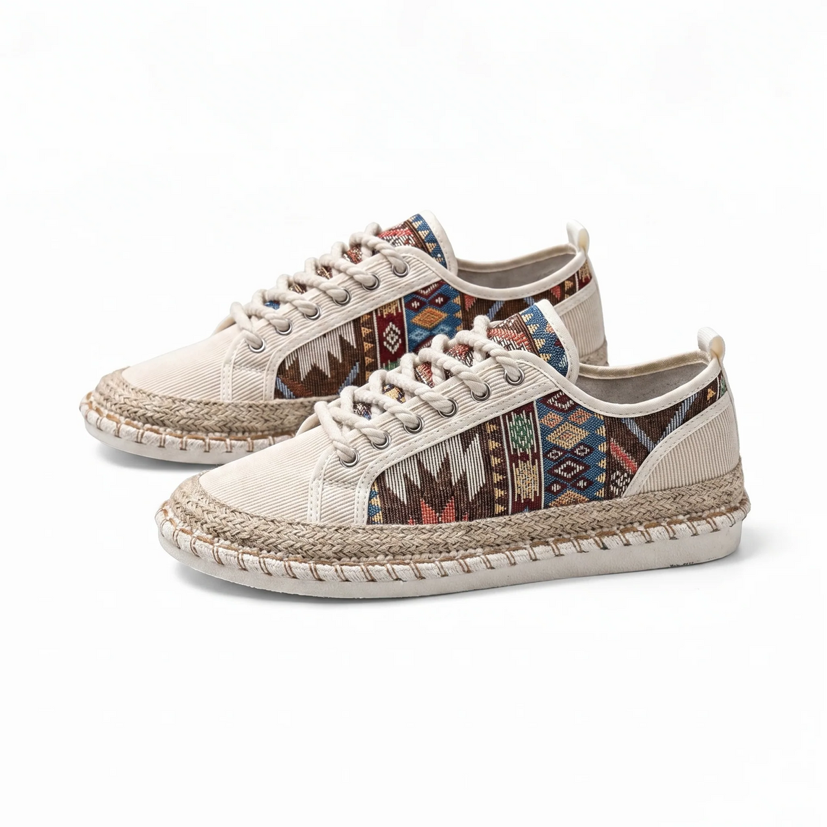 Mocassins Indiens En Toile - Studio — Front 3/4 Pair