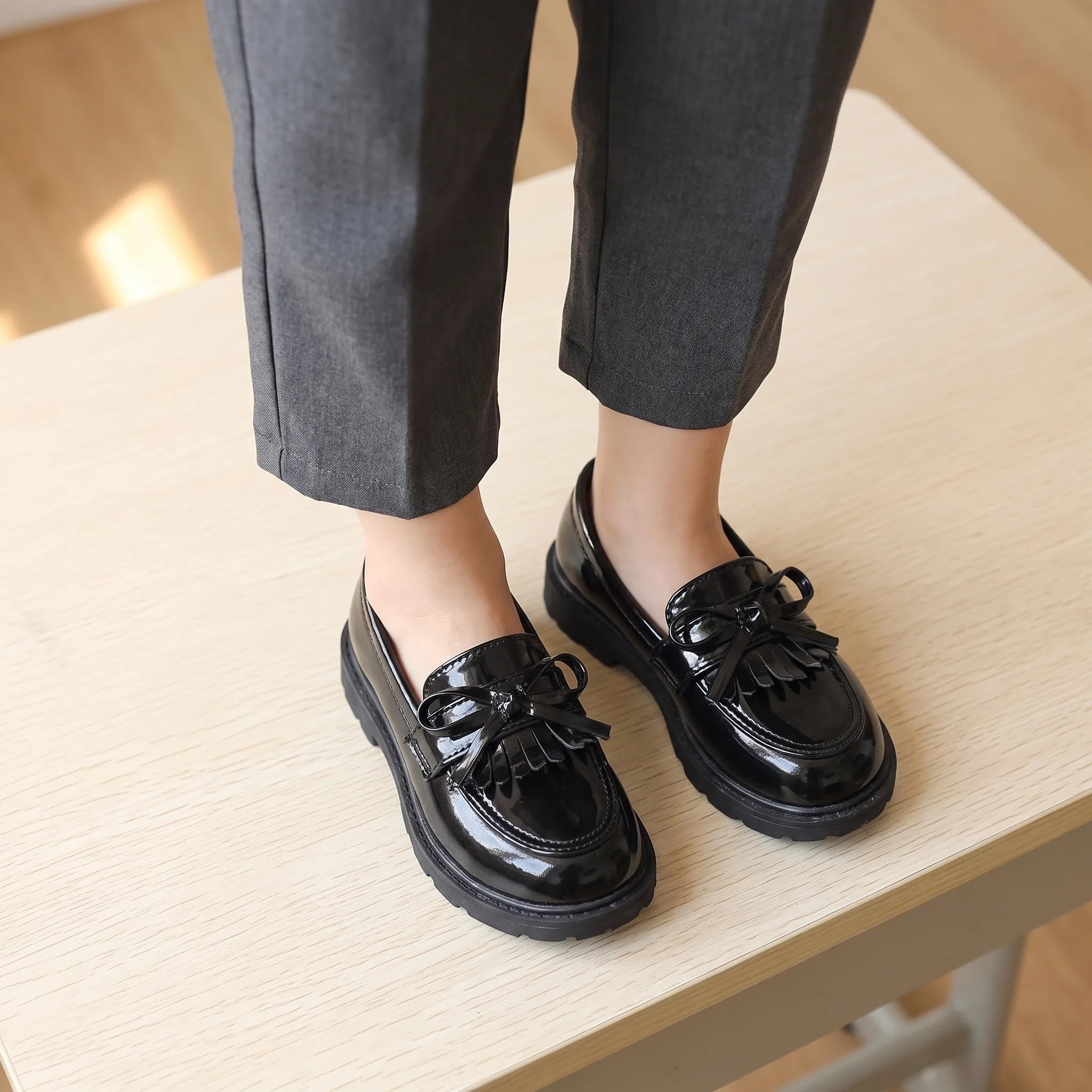 Mocassin Style Britannique Pour Filles - On-foot — Top-down Worn View Image