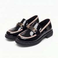 Mocassins À Bout Rond En Cuir Verni Pour Femmes - Studio — Front 3/4 Pair