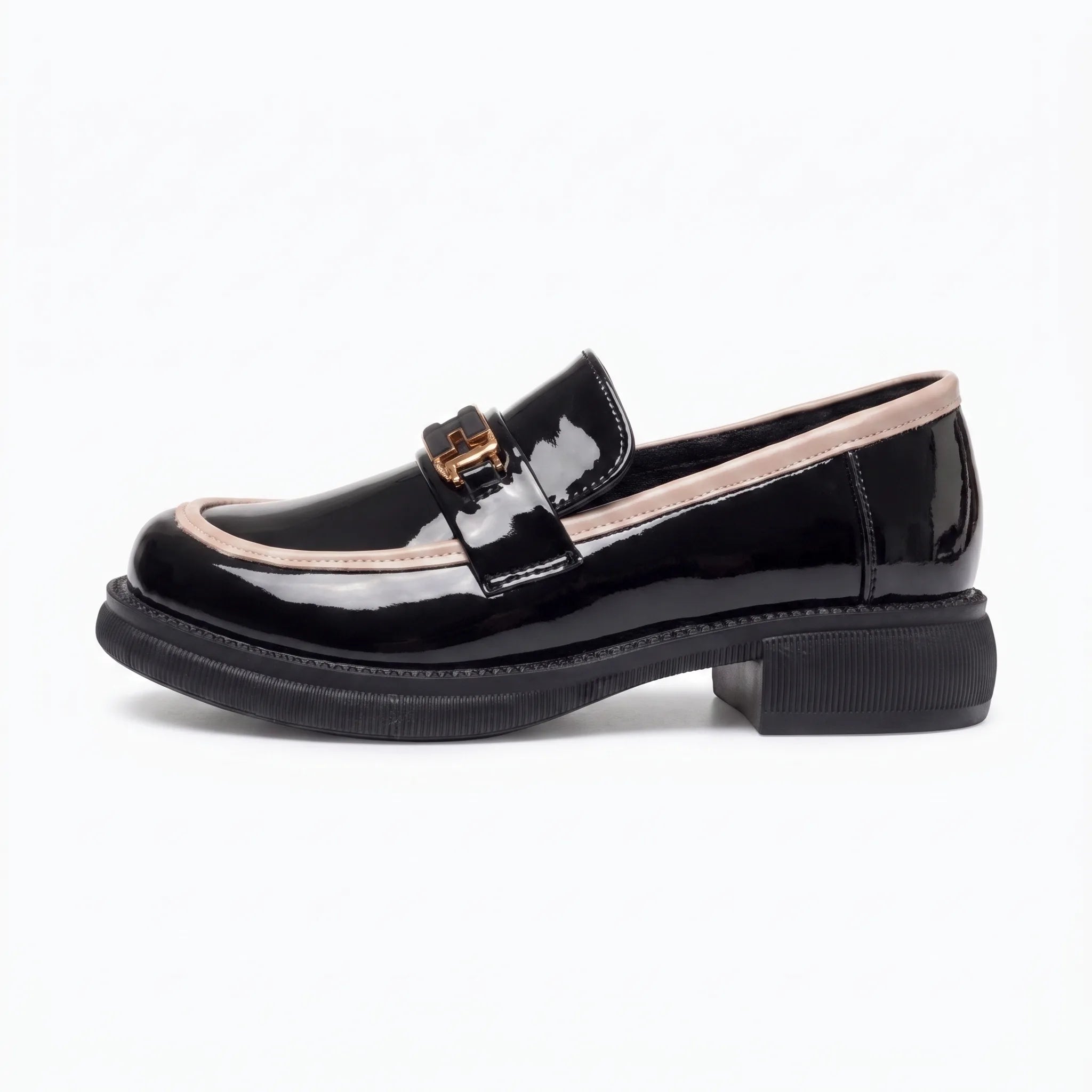 Mocassins À Bout Rond En Cuir Verni Pour Femmes - Studio — Side Profile