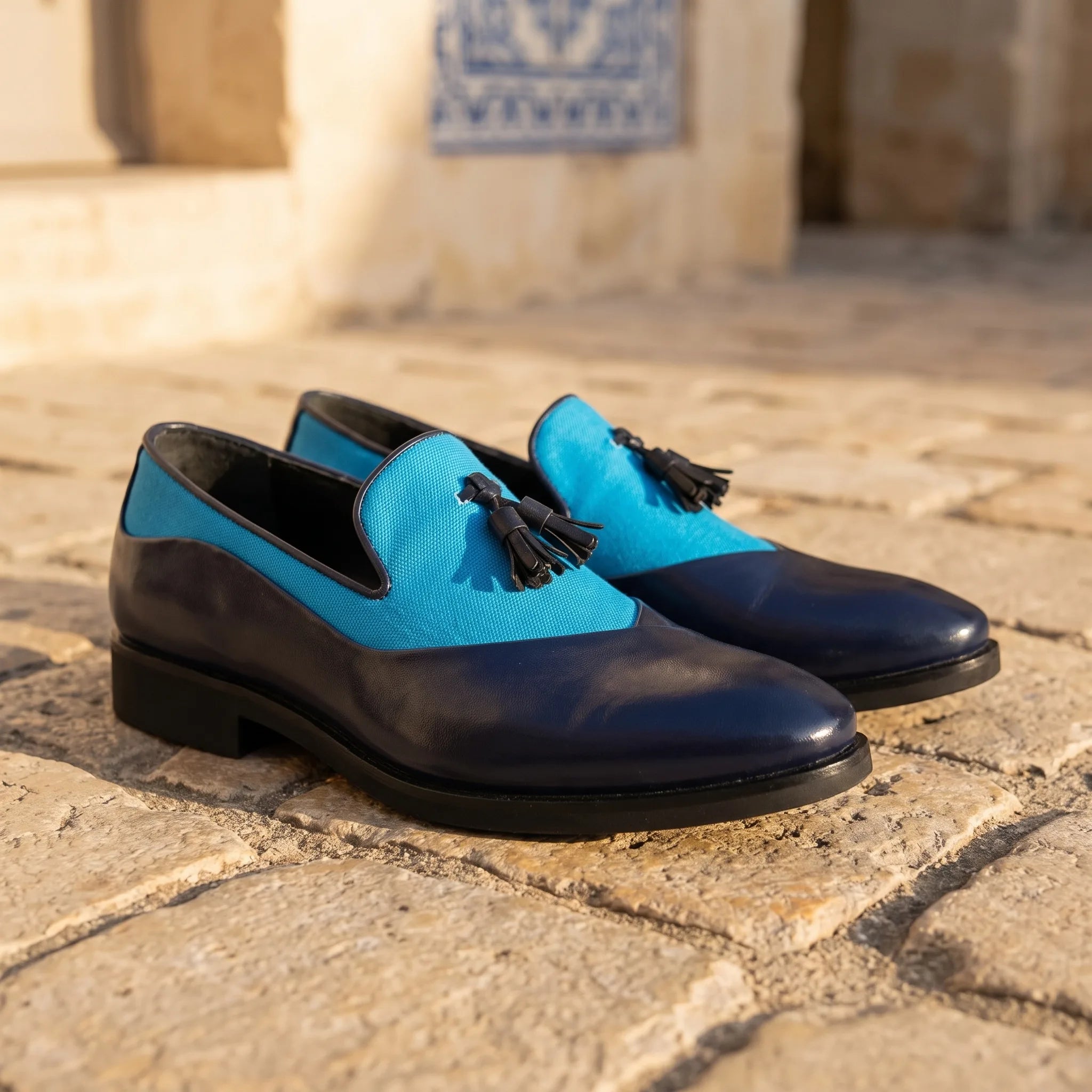 Mocassins À Gland En Daim Avec Plusieurs Couleurs Pour Hommes - Lifestyle — Mediterranean Editorial