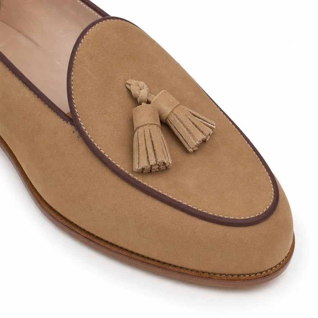 Mocassins à Gland En Daim Beige Pour Homme - Studio — Detail Close-up