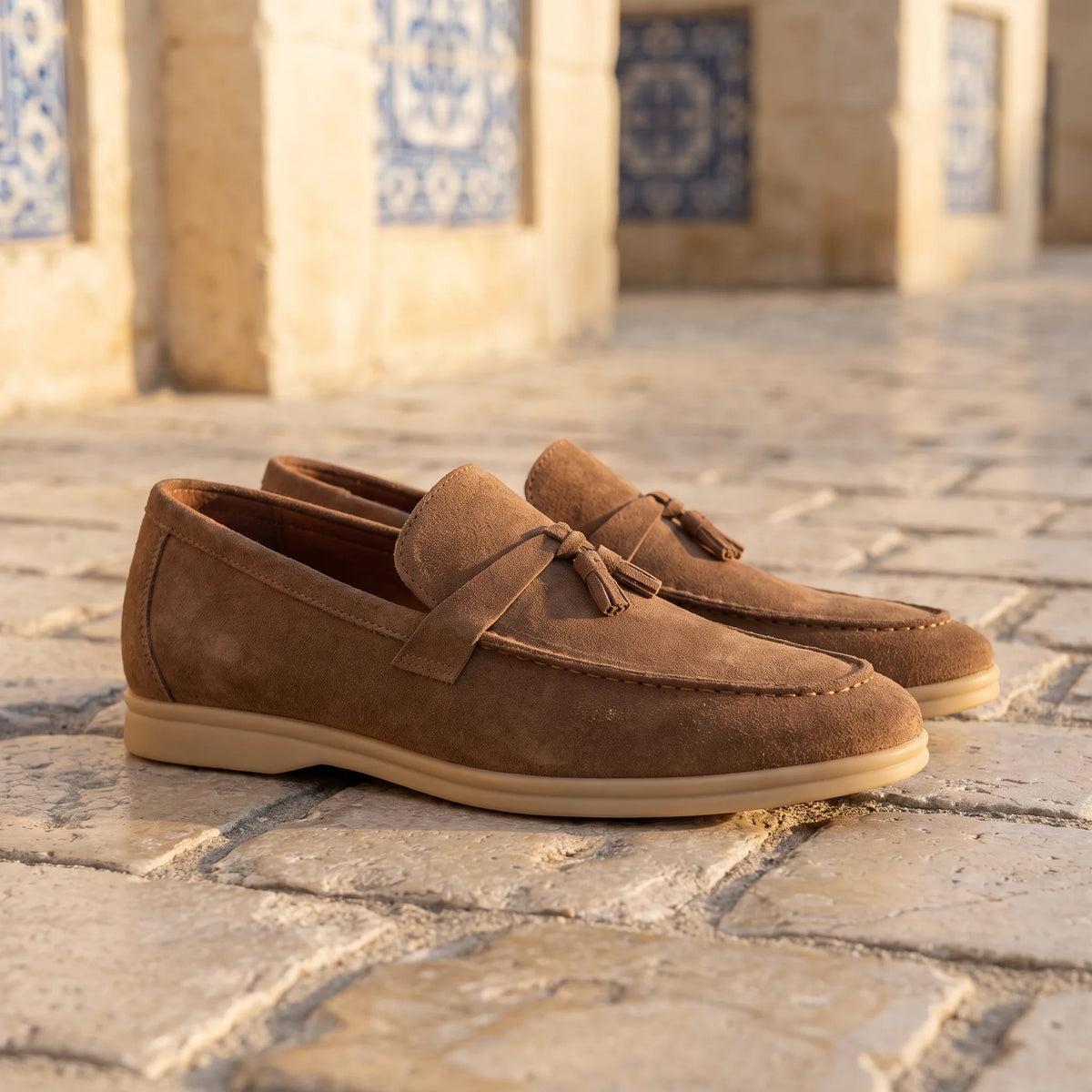 Mocassins À Glands En Daim Camel Pour Homme - Lifestyle — Mediterranean Editorial