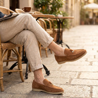 Mocassins À Glands En Daim Camel Pour Homme - Lifestyle — Worn Editorial
