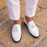 Mocassins À Glands Vernis Noir Et Blanc Pour Homme - On-foot — Top-down Worn View