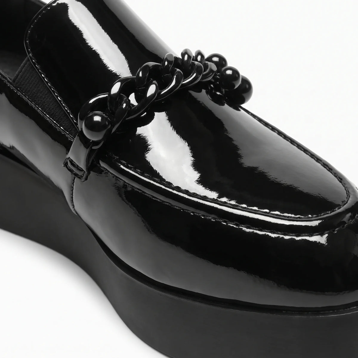 Mocassins À Plateforme À Chaine Métallique - Studio — Detail Close-up