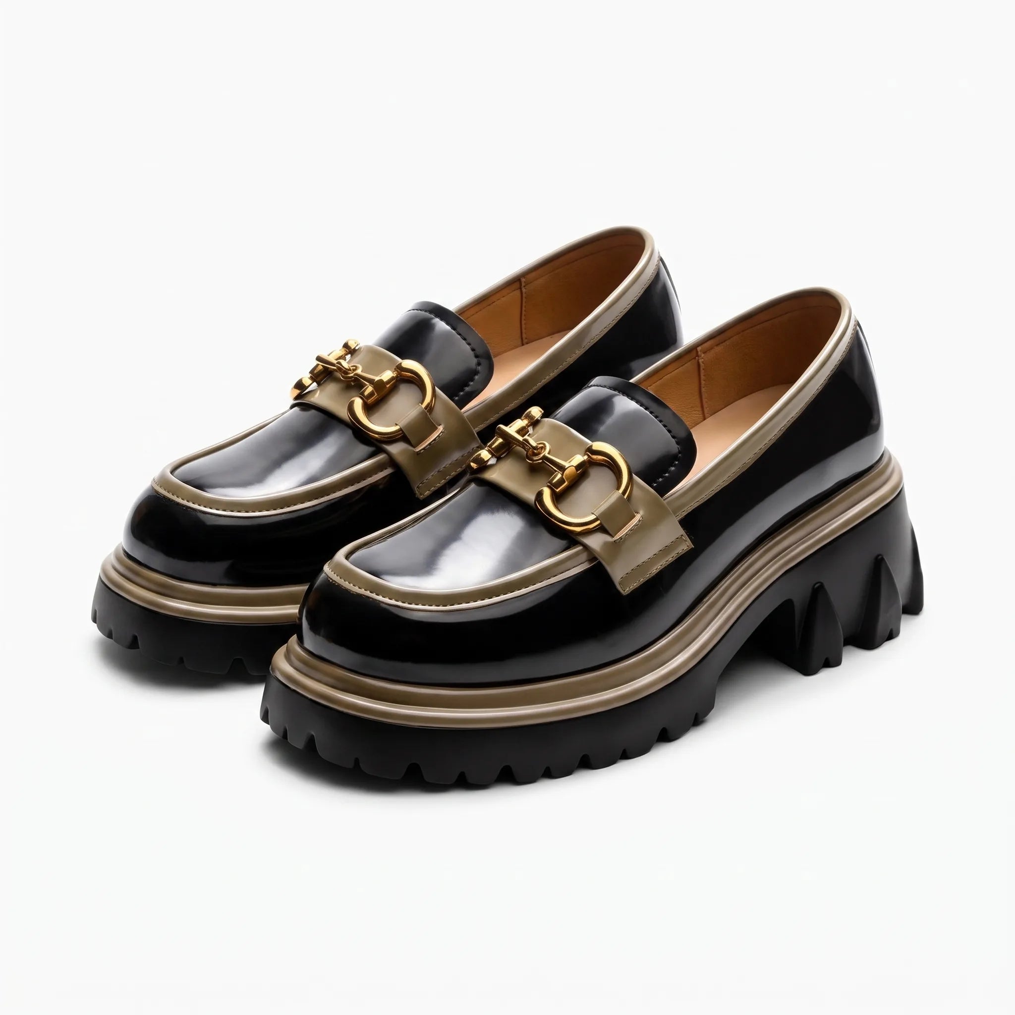 Mocassins À Plateforme Avec Une Chaîne Dorée Étincelante Pour Femmes - Studio — Front 3/4 Pair