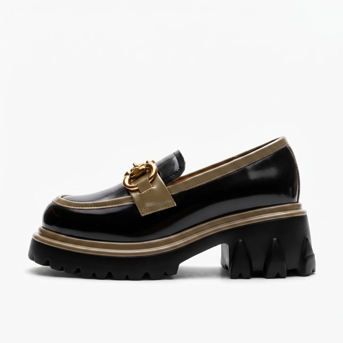 Mocassins À Plateforme Avec Une Chaîne Dorée Étincelante Pour Femmes - Studio — Side Profile