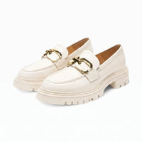 Mocassins À Plateforme En Cuir Verni Avec Chaîne Dorée Pour Femmes - Studio — Front 3/4 Pair