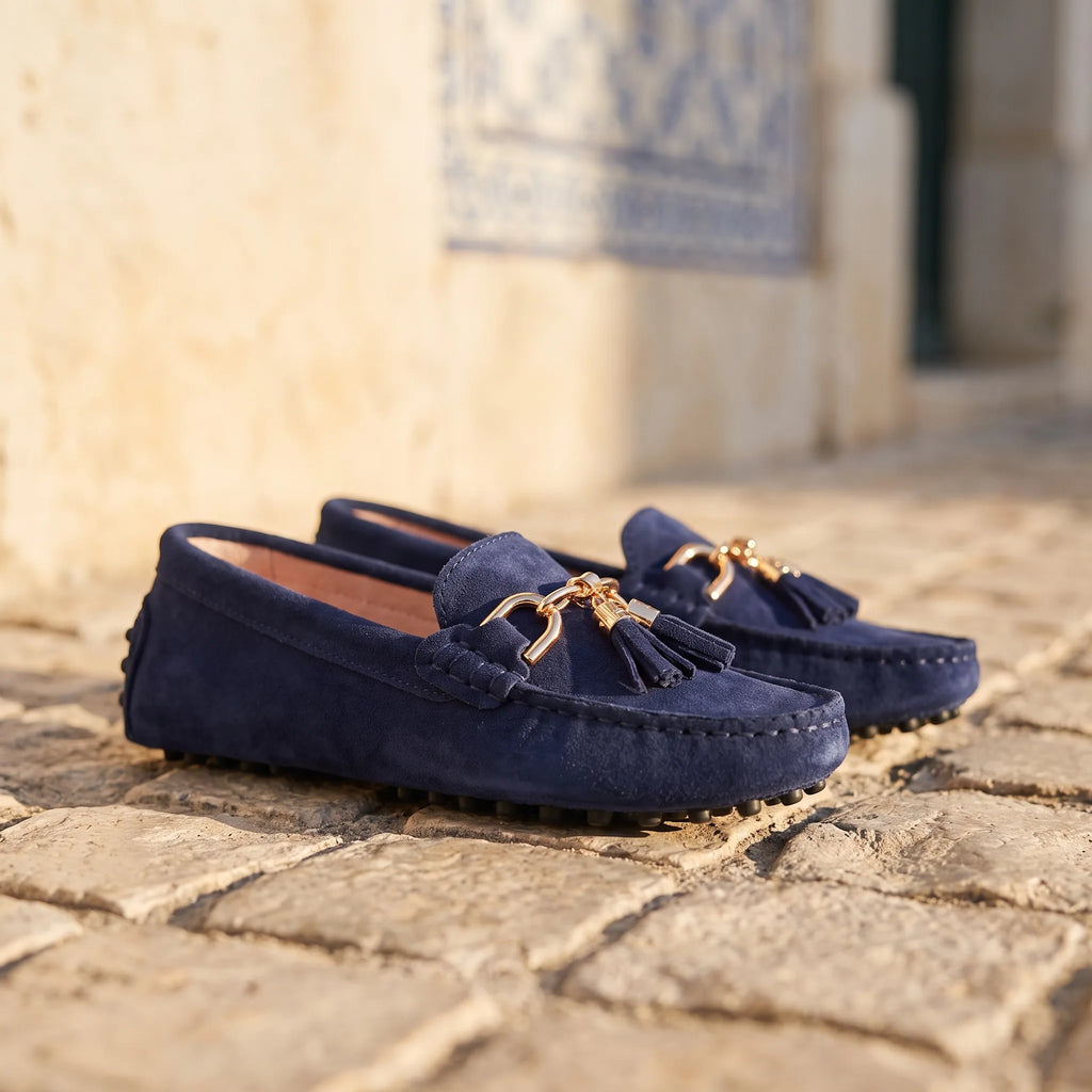 Mocassins À Semelles Souples En Daim - Lifestyle — Mediterranean Editorial