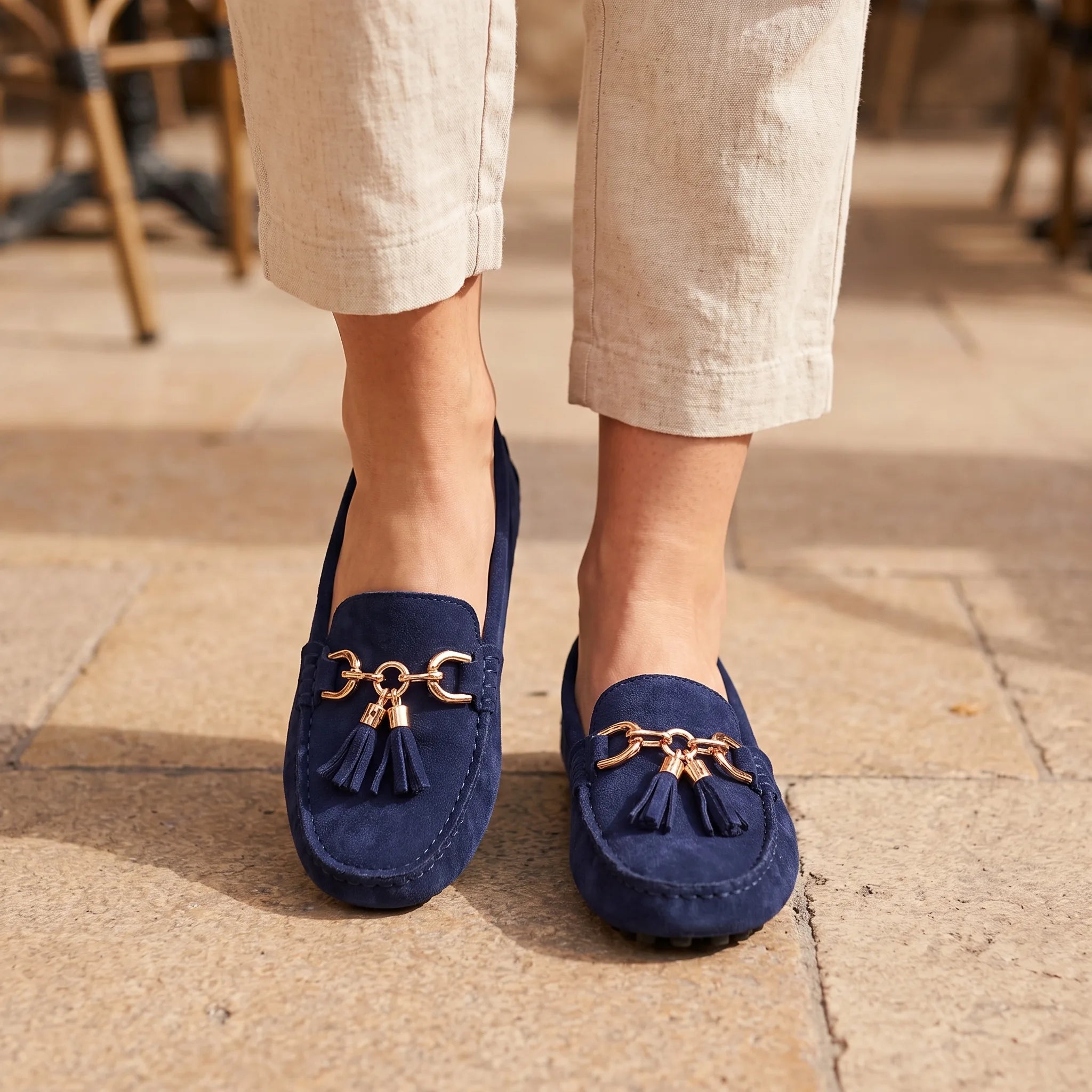 Mocassins À Semelles Souples En Daim - On-foot — Top-down Worn View Image