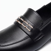 Mocassins À Talon Carré Avec Une Semelle En Cuir Régénéré - Studio — Detail Close-up