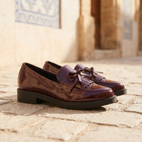 Mocassins À Talons Carrés Avec Frange Dans Le Style Vintage - Lifestyle — Mediterranean Editorial
