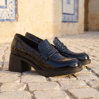 Mocassins À Talons En Cuir Verni Pour Femmes - Lifestyle — Mediterranean Editorial