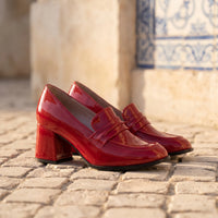 Mocassins À Talons En Cuir Vernis - Lifestyle — Mediterranean Editorial