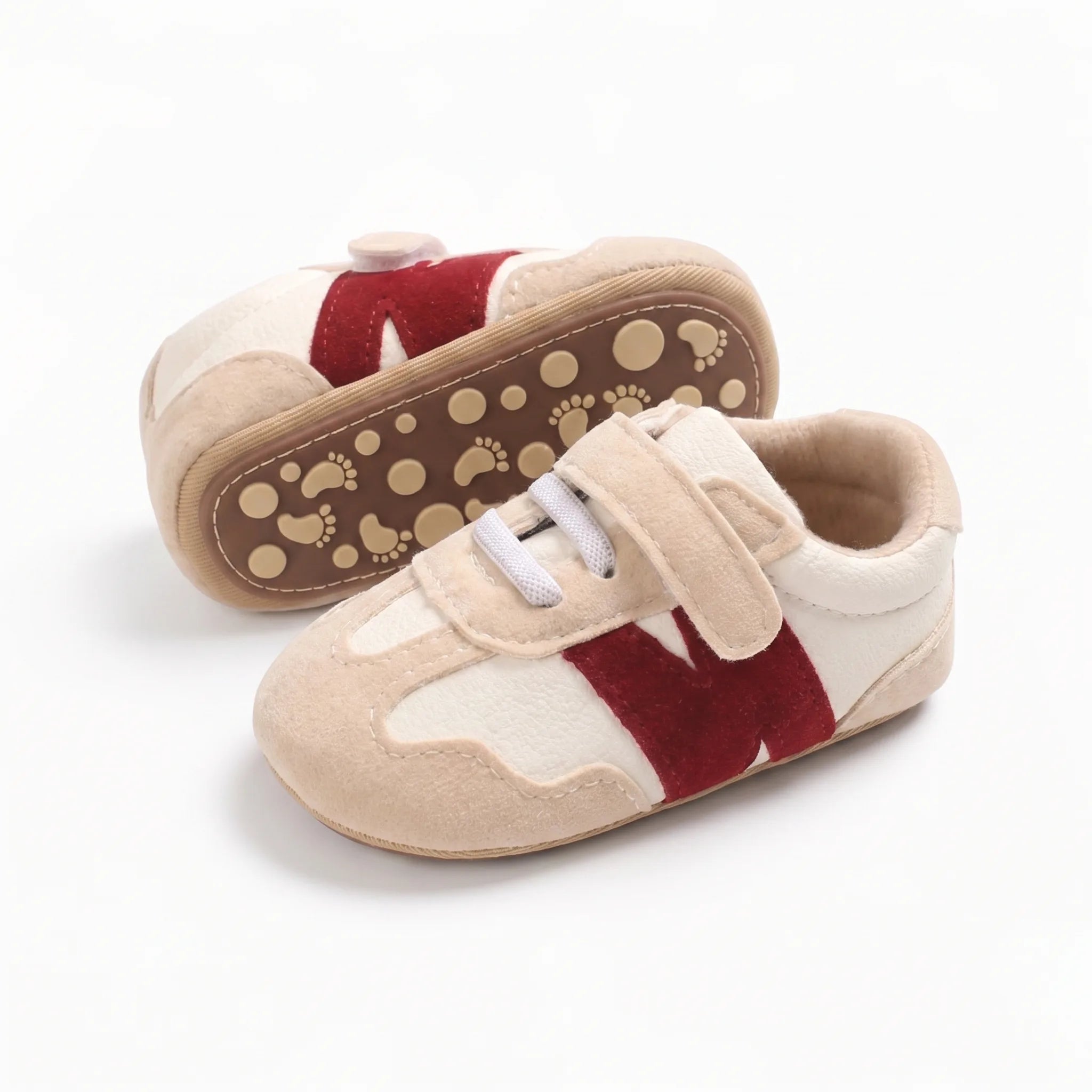 Mocassins Avec Un Design De Baseball Pour Bébé - Studio — Front 3/4 Pair