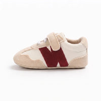Mocassins Avec Un Design De Baseball Pour Bébé - Studio — Side Profile