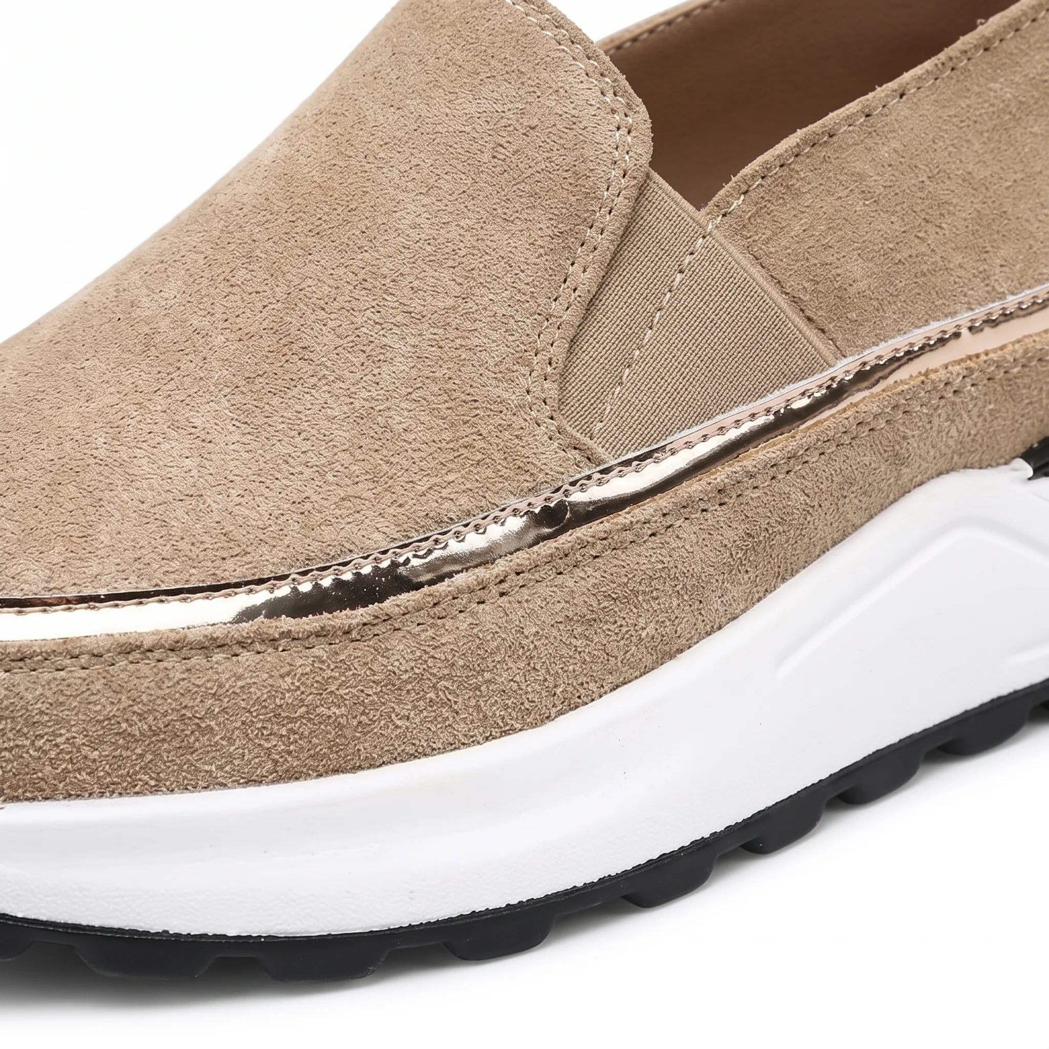 Mocassins Daim À Plateforme Compensée - Studio — Detail Close-up Image