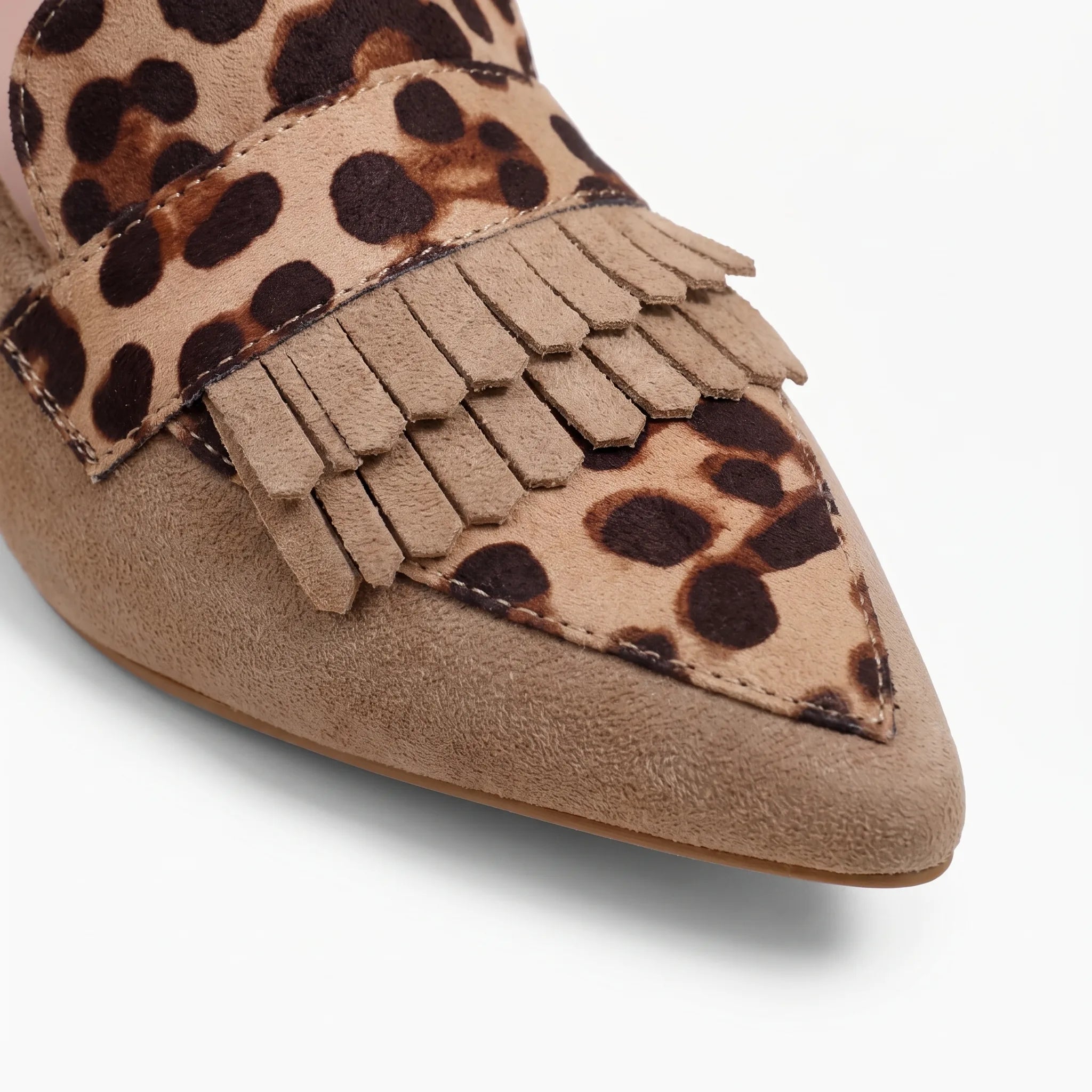 Mocassins Daim À Talons Hauts Pour Femmes - Studio — Detail Close-up Image