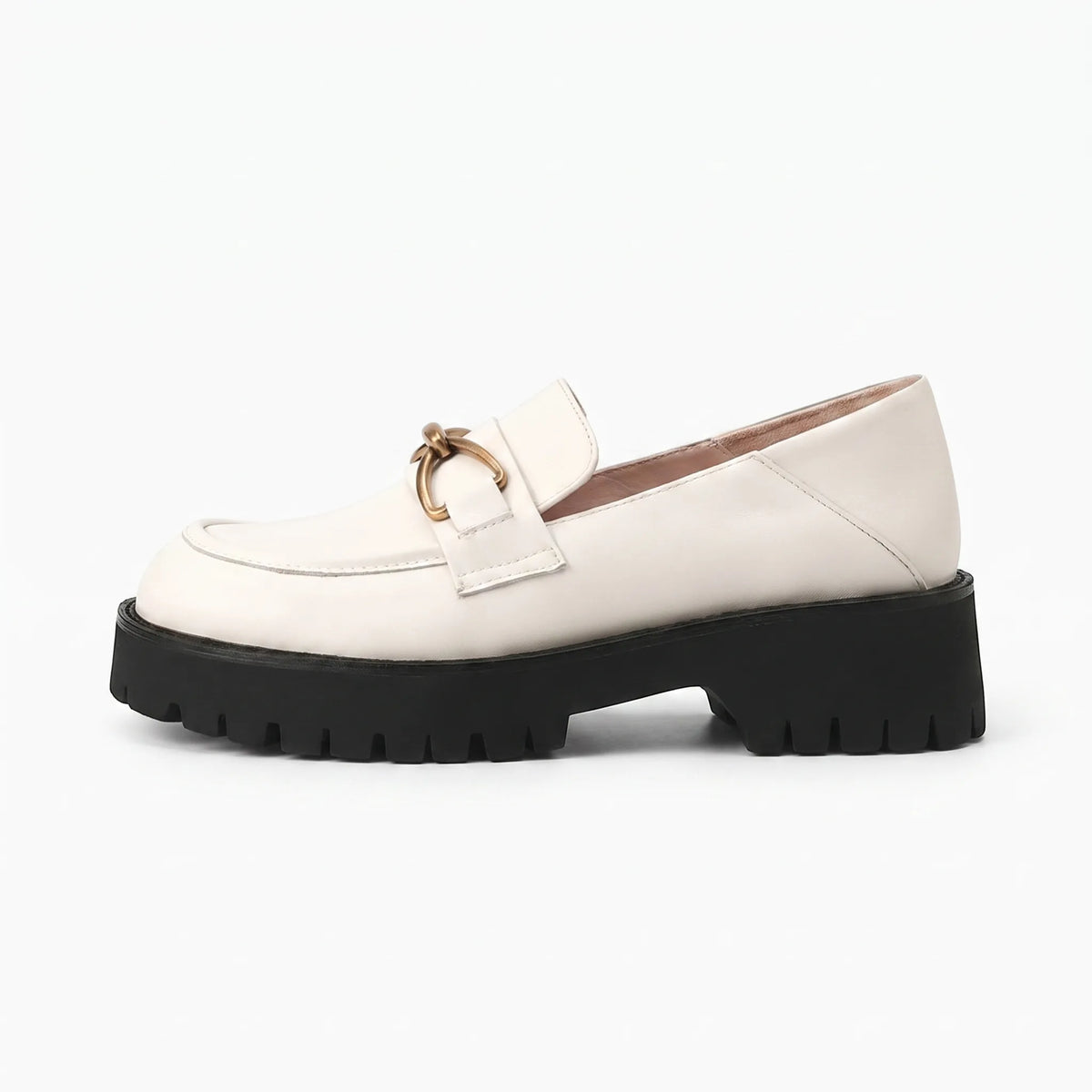 Mocassins En Cuir Avec Une Chaîne En Métal Pour Femme - Studio — Side Profile