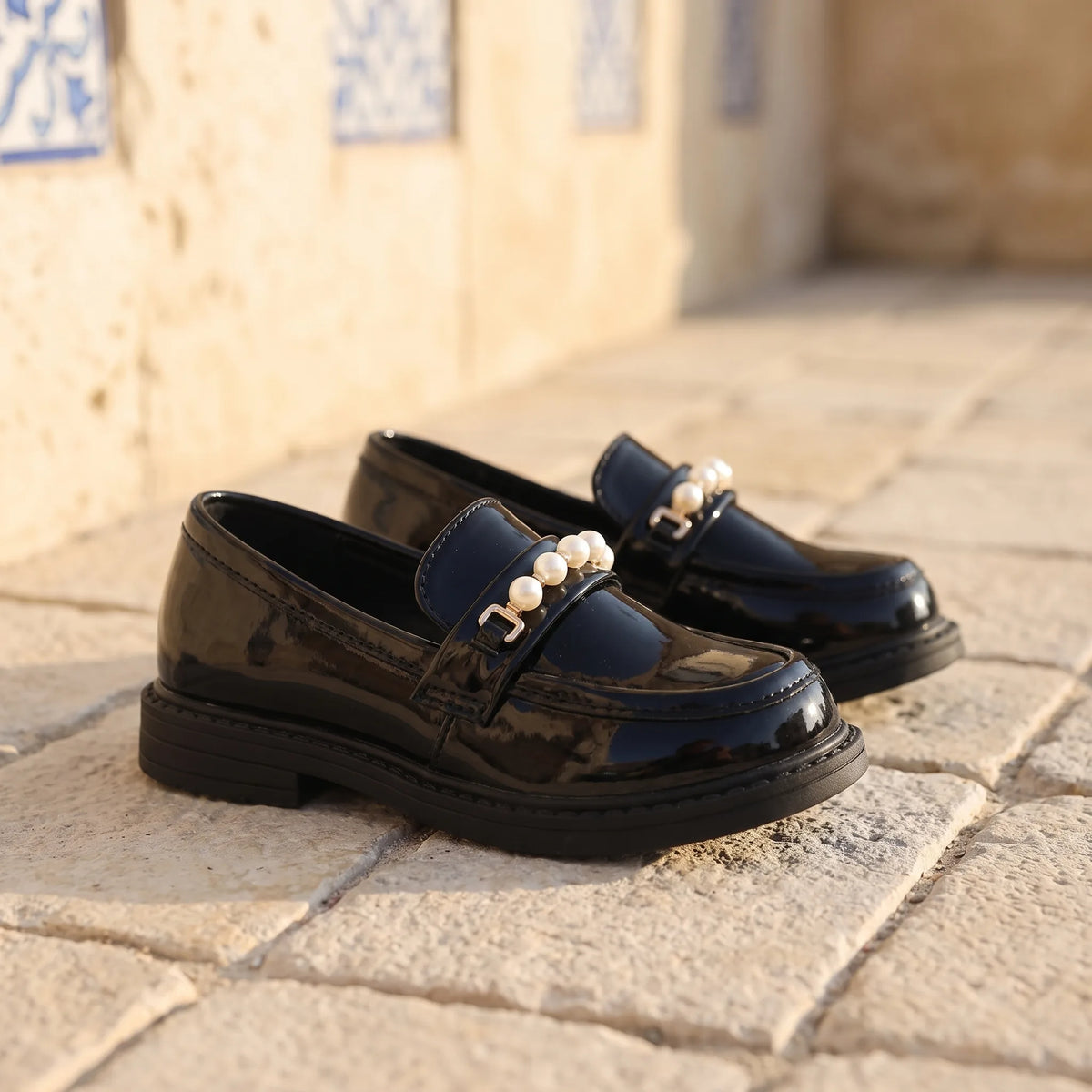 Mocassins En Cuir Et Perles Pour Filles - Lifestyle — Mediterranean Editorial