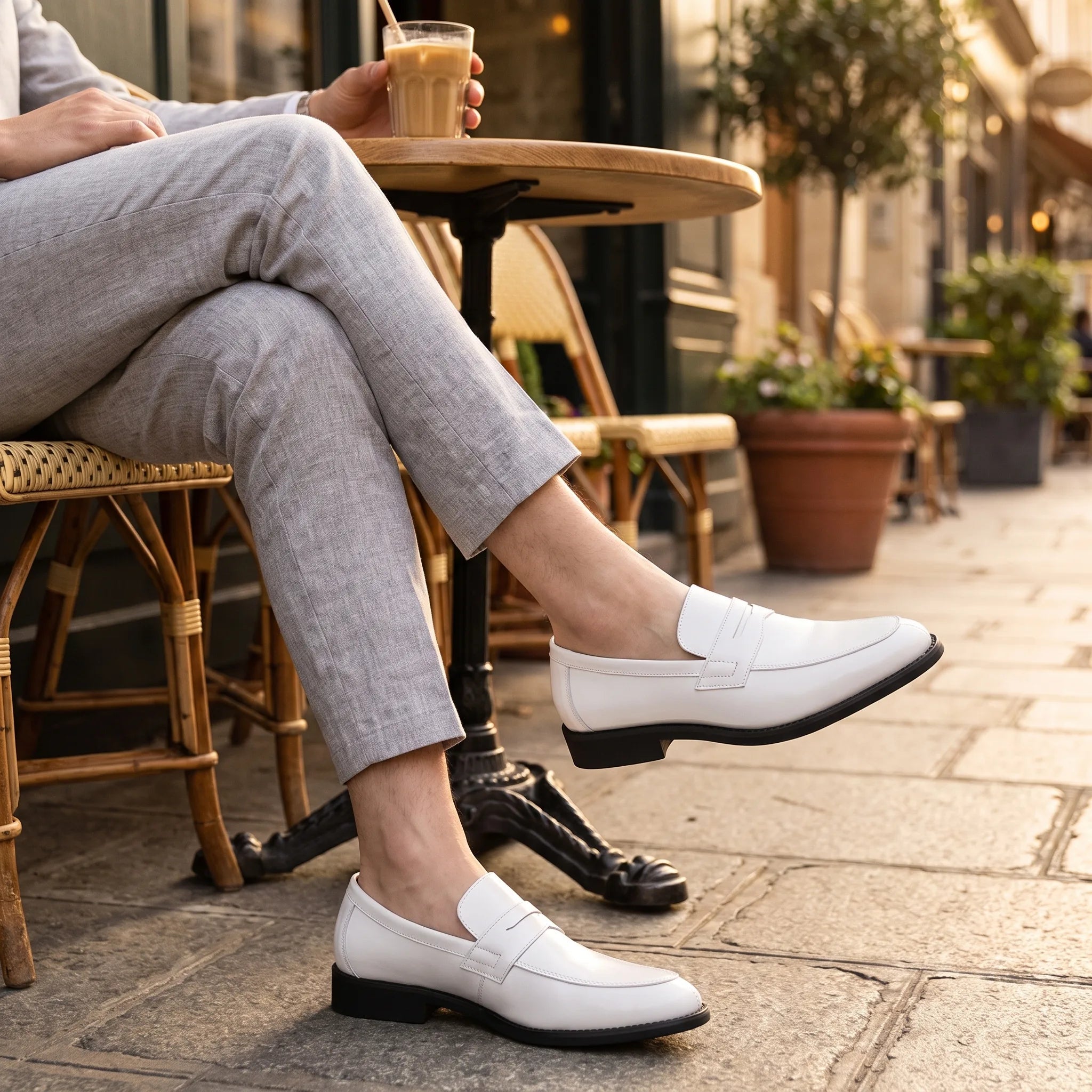 Mocassins En Cuir Synthétique Style Formel En Blanc Pour Hommes - Lifestyle — Worn Editorial