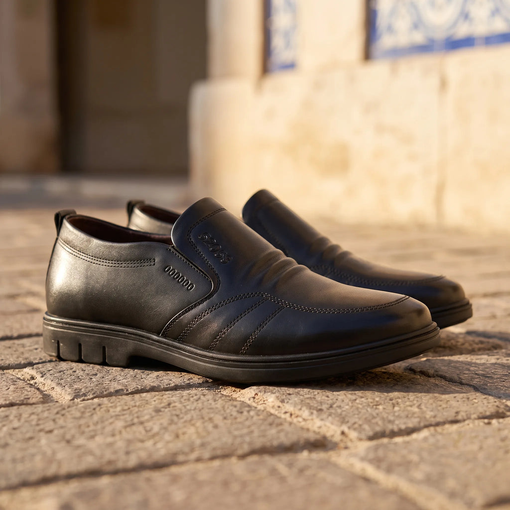 Mocassins En Cuir Synthétique Super Légers Pour Hommes - Lifestyle — Mediterranean Editorial