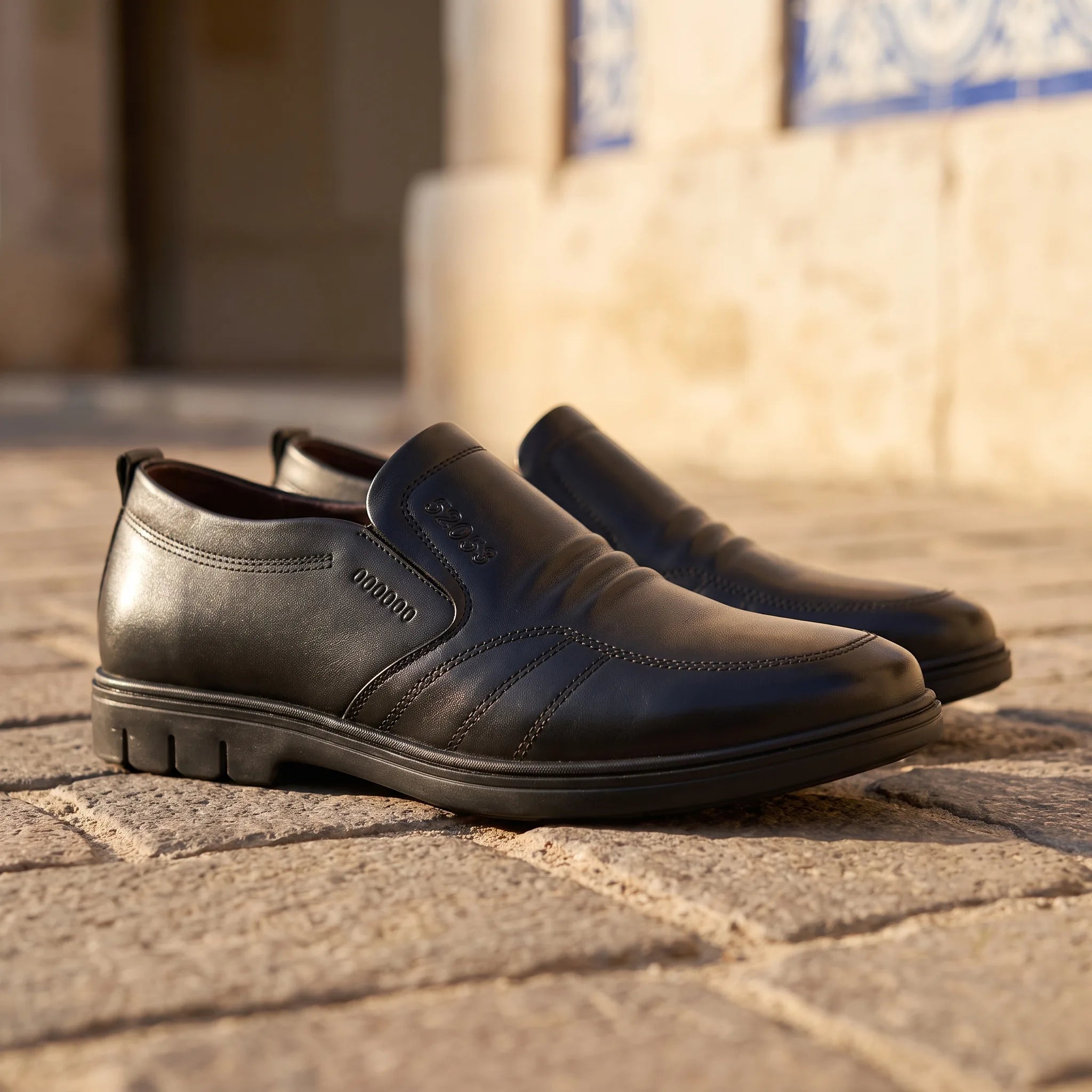 Mocassins En Cuir Synthétique Super Légers Pour Hommes - Lifestyle — Mediterranean Editorial