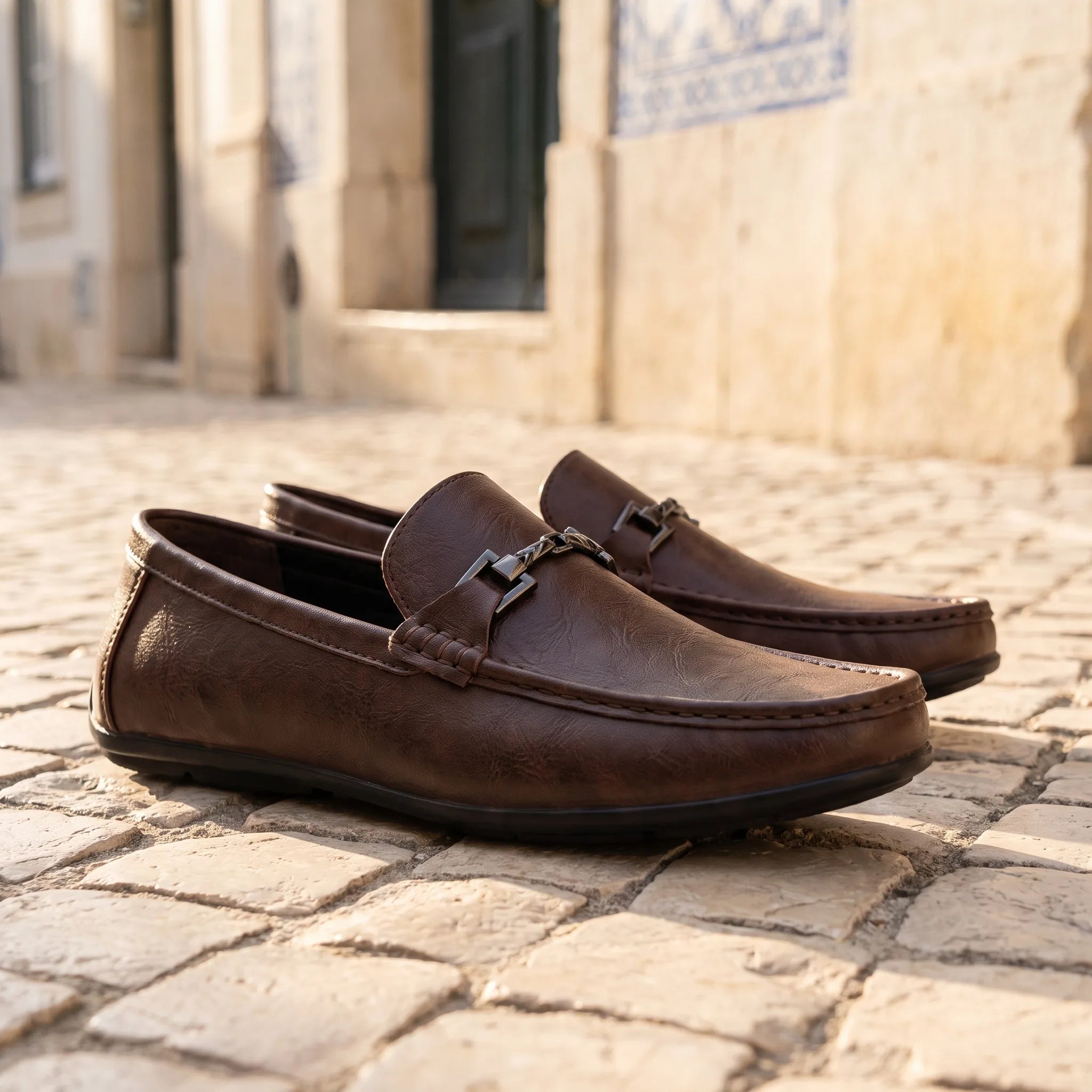 Mocassins En Cuir Véritable Avec Mors Pour Homme - Lifestyle — Mediterranean Editorial