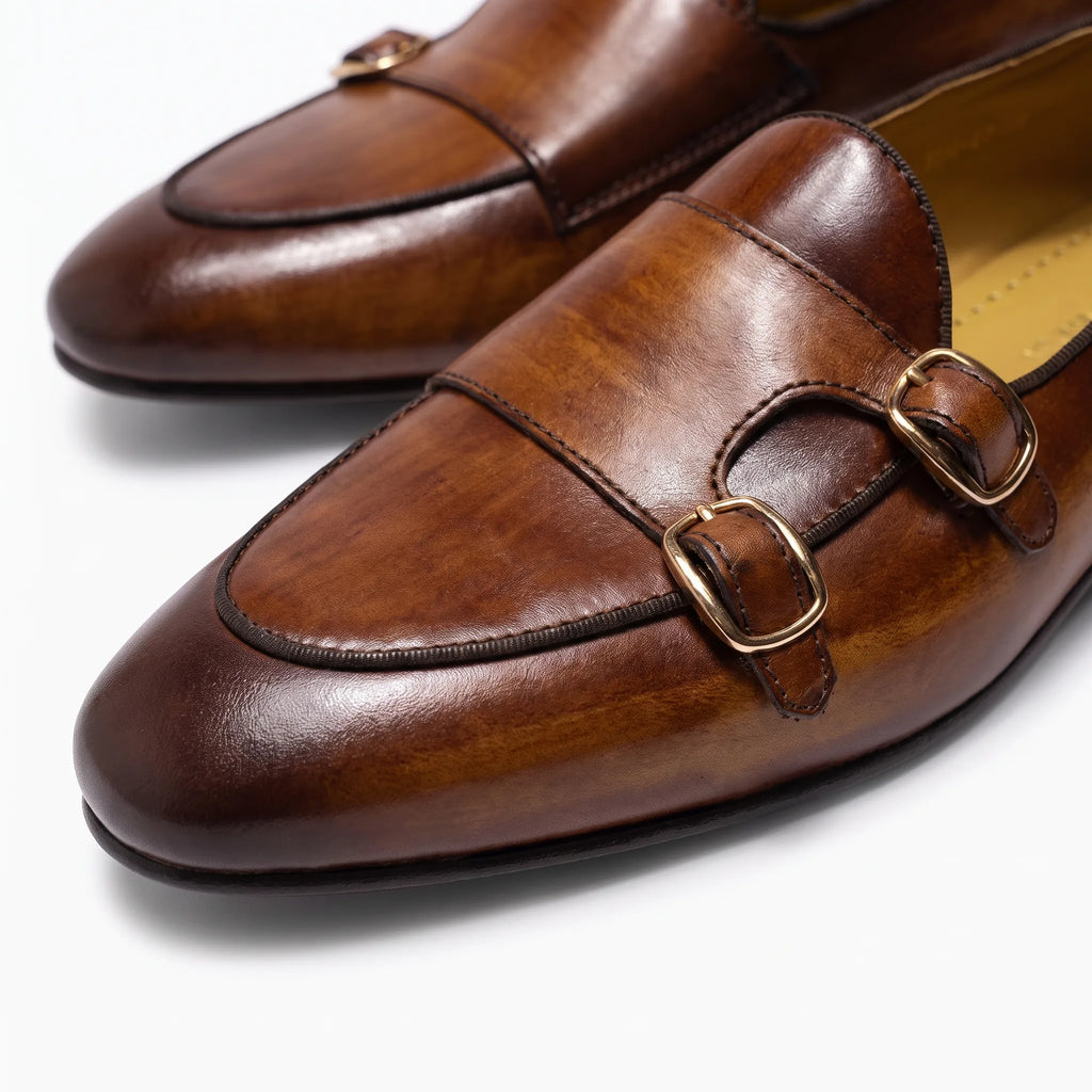 Mocassins En Cuir Véritable Marron Foncé Pour Homme - Studio — Detail Close-up