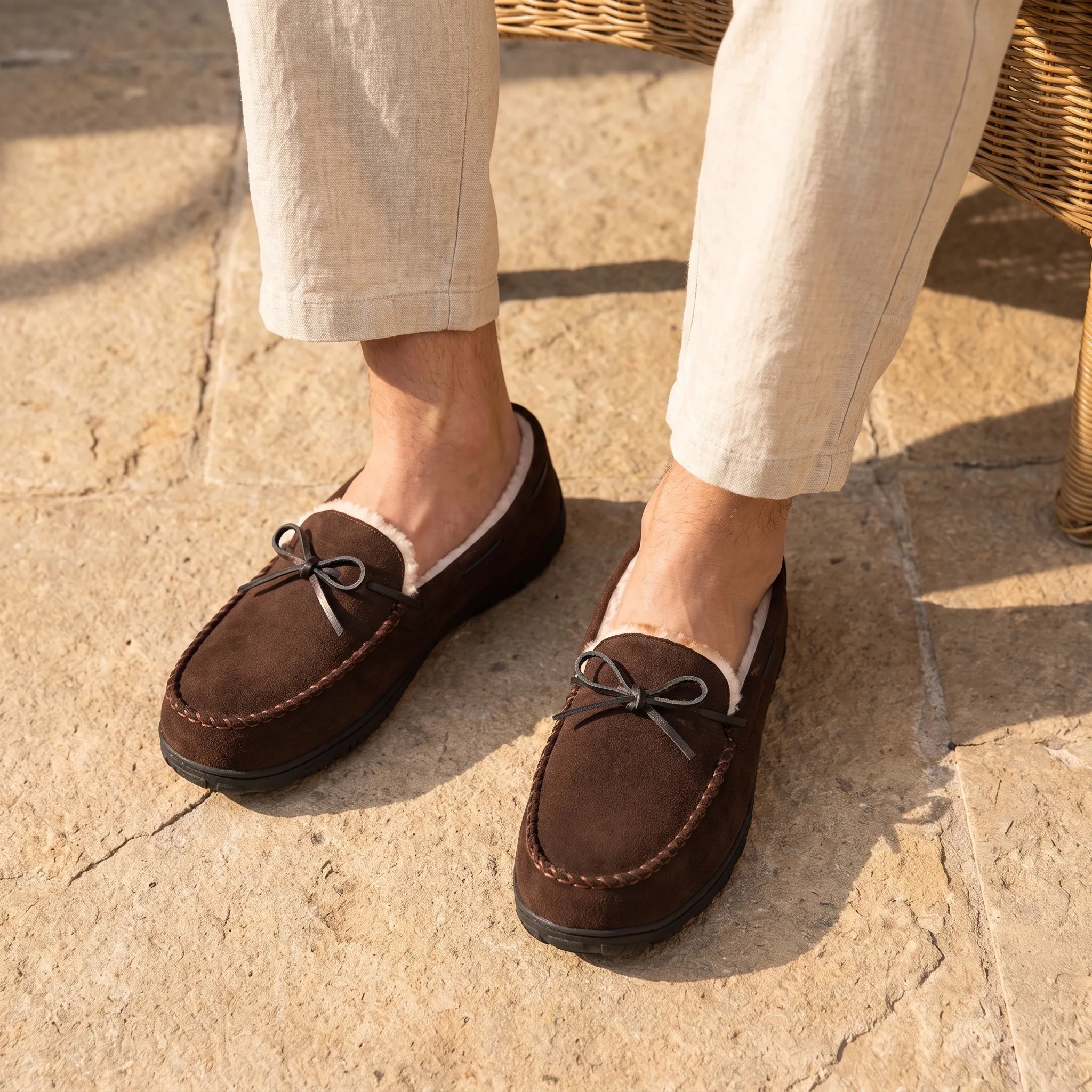 Mocassins En Daim Fourrés - On-foot — Top-down Worn View Image