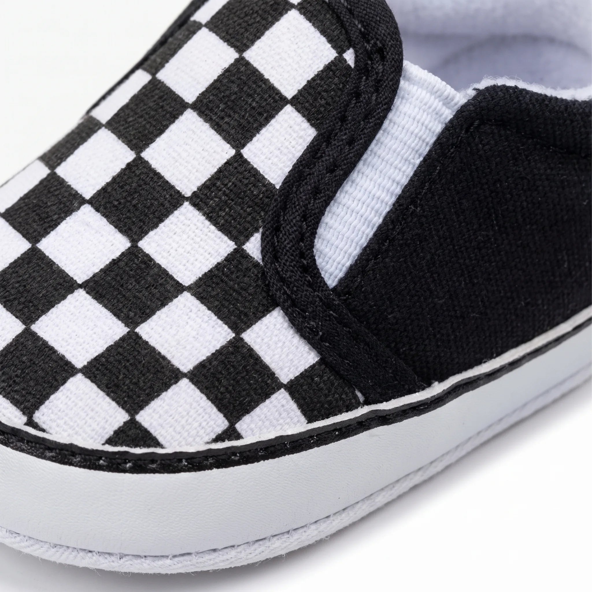 Mocassins En Toile À Damier Carreaux Pour Bébé Garçon - Studio — Detail Close-up Image