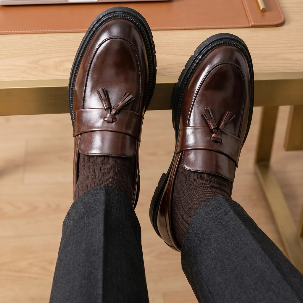 Mocassins Habillés À Glands En Cuir Véritable Pour Homme - On-foot — Top-down Worn View