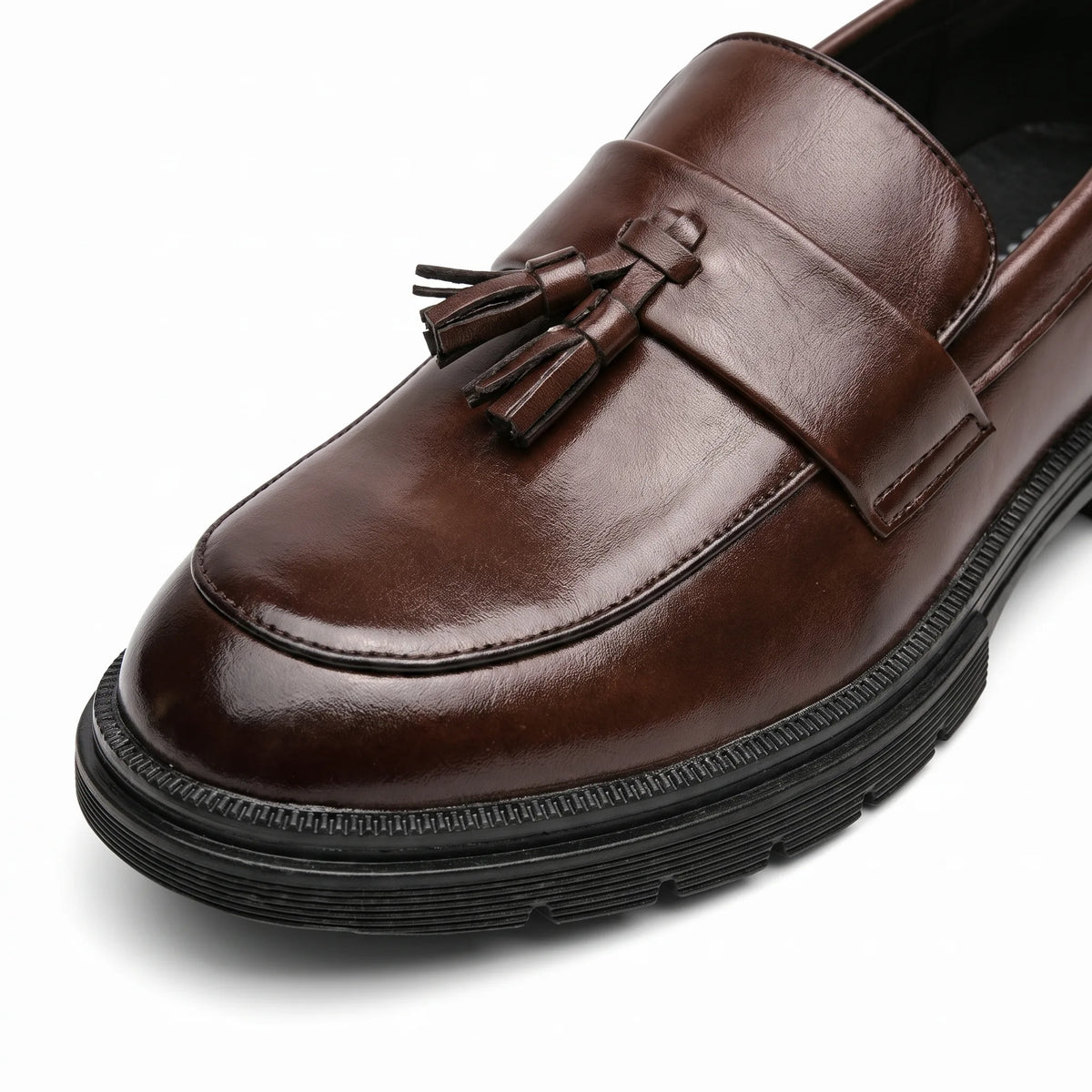 Mocassins Habillés À Glands En Cuir Véritable Pour Homme - Studio — Detail Close-up