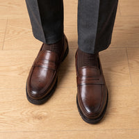 Mocassins Habillés En Cuir Véritable Pour Homme - On-foot — Top-down Worn View