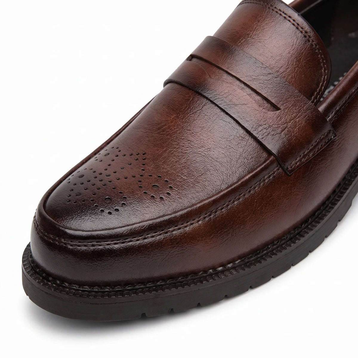 Mocassins Habillés En Cuir Véritable Pour Homme - Studio — Detail Close-up