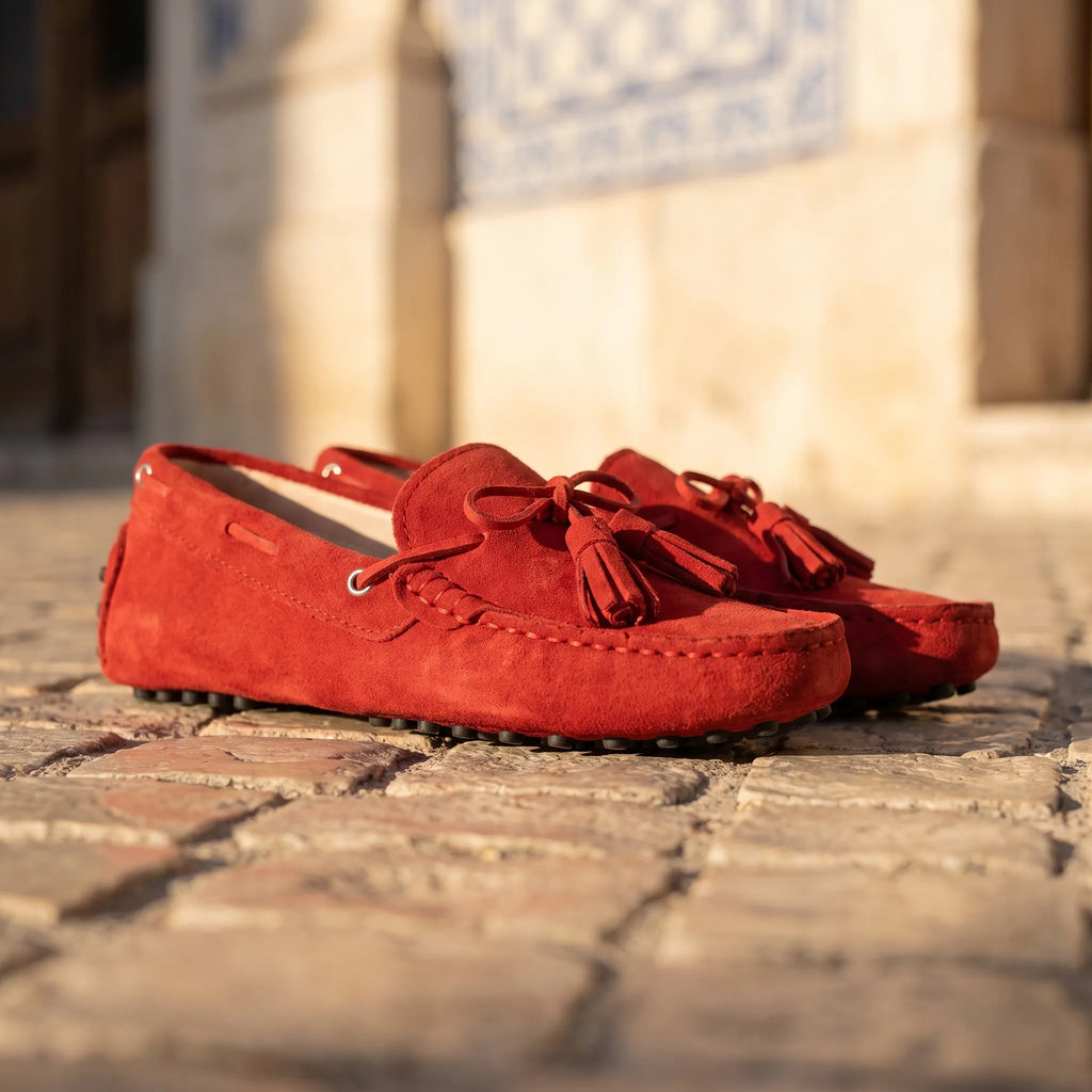 Mocassins Indiens À Franges Et Boucles - Lifestyle — Mediterranean Editorial