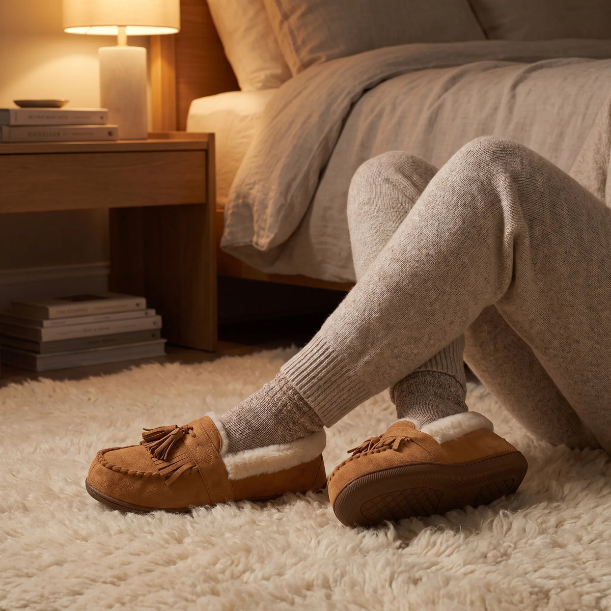 Mocassins Indiens En Daim Fourré Et Tige En Tweed - Lifestyle — Worn Editorial