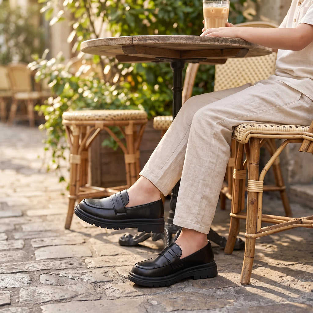 Mocassins Noir Brillant De Printemps Pour Garçons - Lifestyle — Worn Editorial