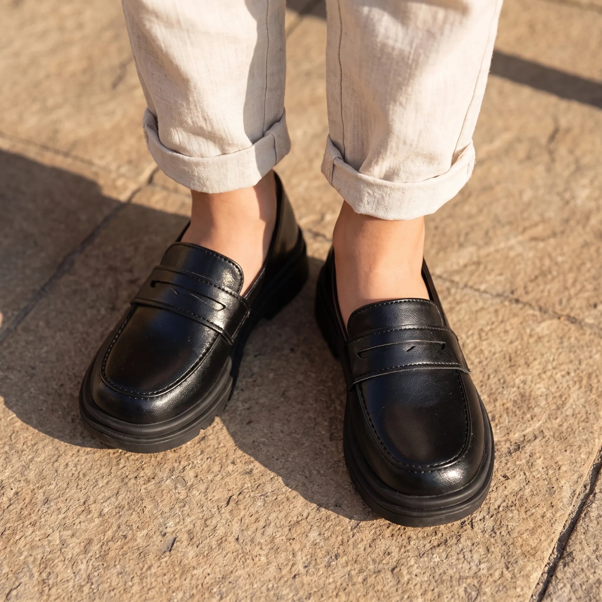 Mocassins Noir Brillant De Printemps Pour Garçons - On-foot — Top-down Worn View Image
