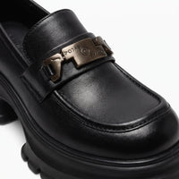 Mocassins Noirs En Cuir À Plateforme Pour Femmes - Studio — Detail Close-up