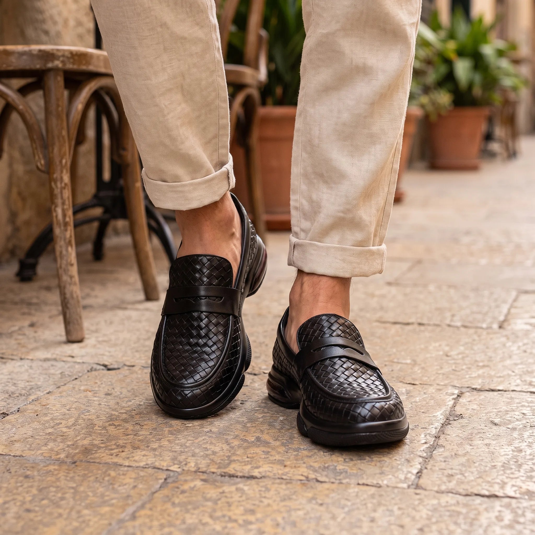 Mocassins Orthopédiques En Cuir À Plateforme - On-foot — Top-down Worn View Image